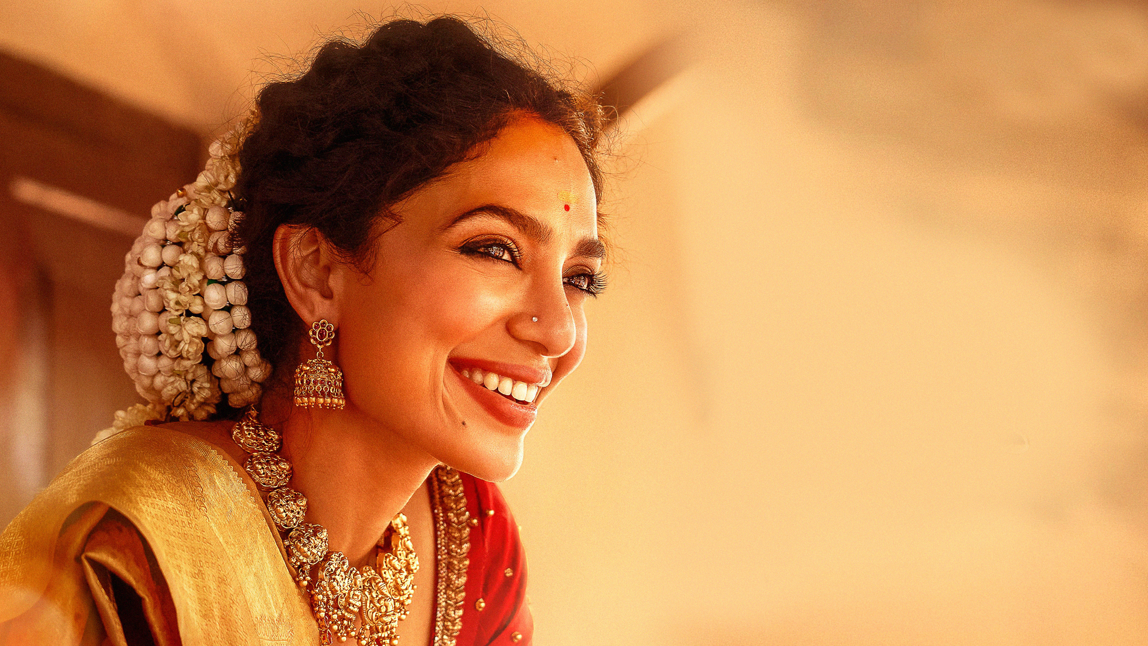 Bollywood Premiere-Love, Sitara